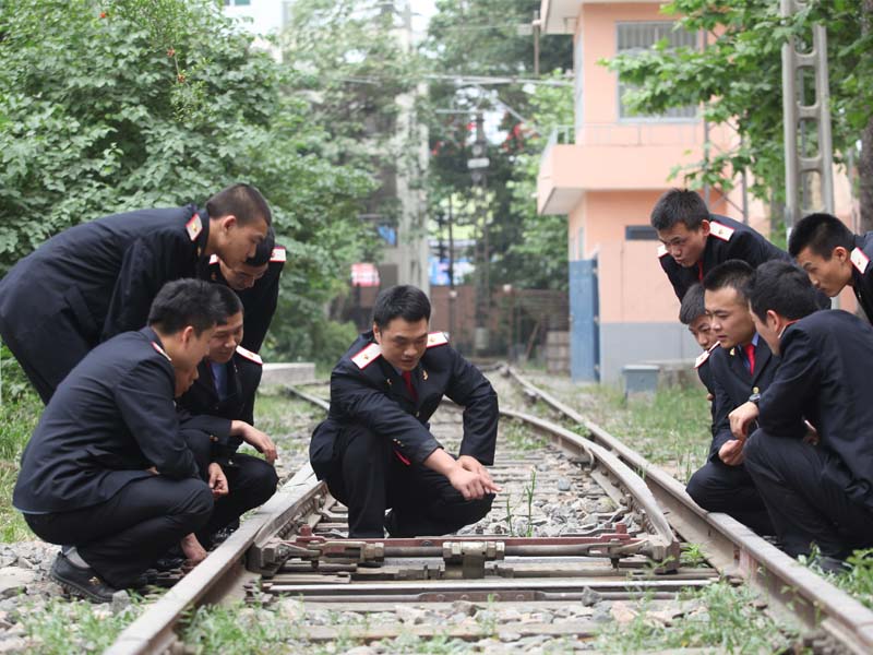 重庆轻轨学校环境展示